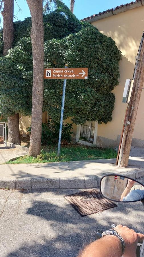 Apartman Kristina And Free Parking Mali Lošinj Екстериор снимка