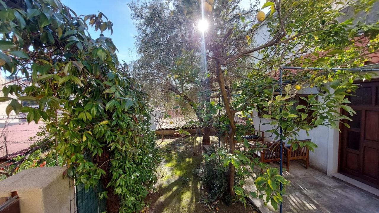 Apartman Kristina And Free Parking Mali Lošinj Екстериор снимка